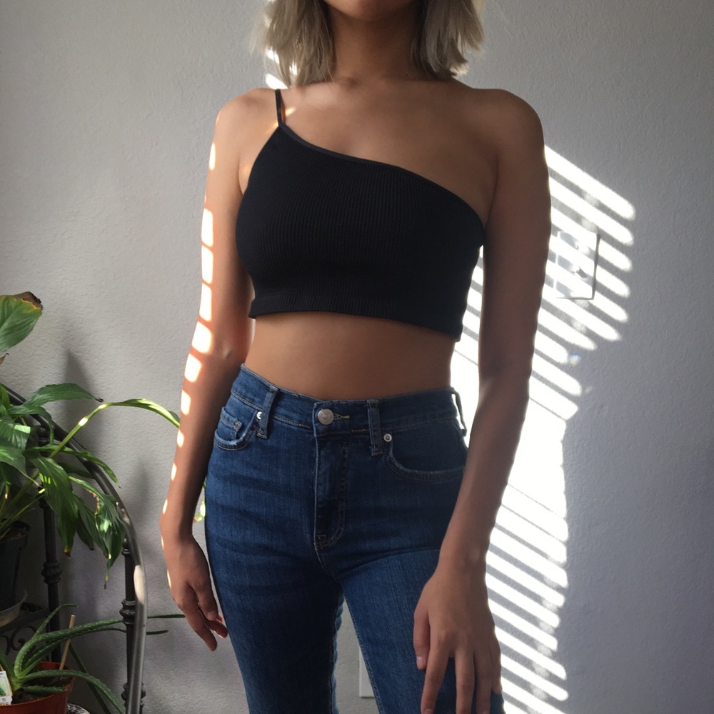 One strap crop top